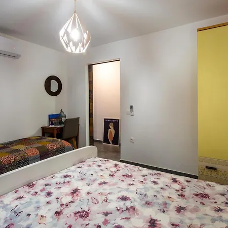1 Bedroom Beautiful In Novigrad Новиград