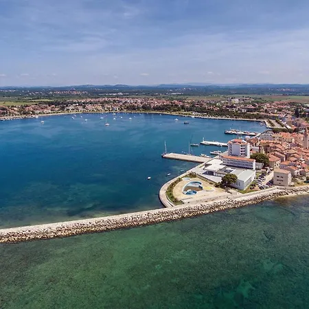 1 Bedroom Beautiful Apartment In Novigrad *
