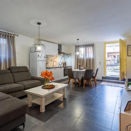 Apartment 1 Bedroom Beautiful Apartment In Novigrad *